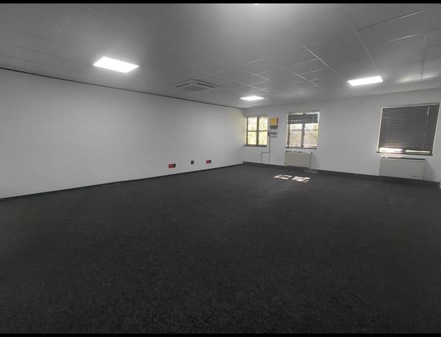 333M² OFFICE TO LET IN BRYANSTON